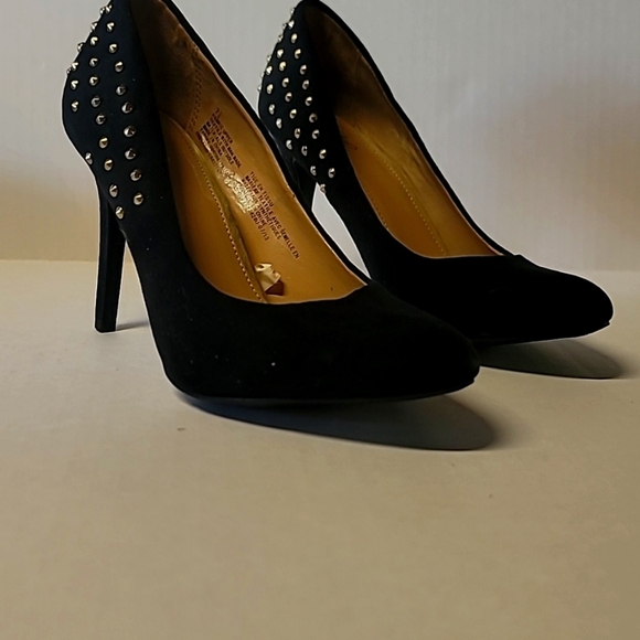 Mossimo size 7.5 Black suede like material gold studded detail oheel 4” heel - Picture 2 of 8